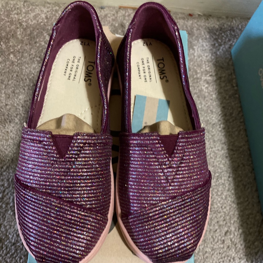 Toms